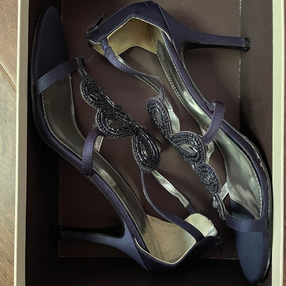 Heels - Picture 3 of 3